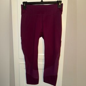 MAROON ATHLETA LEGGINGS - size Large
